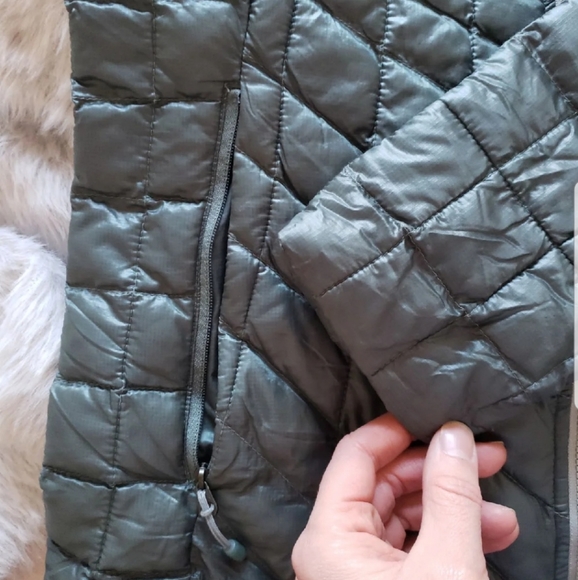 🚫SOLD🚫NORTH FACE THERMOBALL JACKET XS - Picture 7 of 8